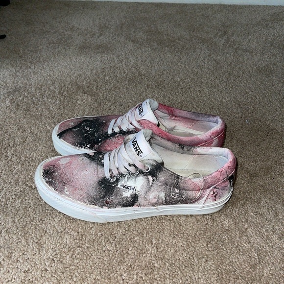 Custom vans - Picture 2 of 3